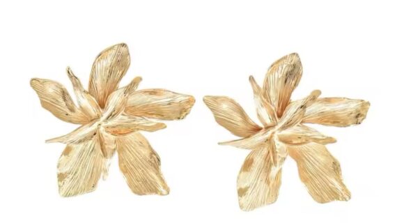 Gilded bloom