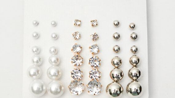 Ivory and metallic set