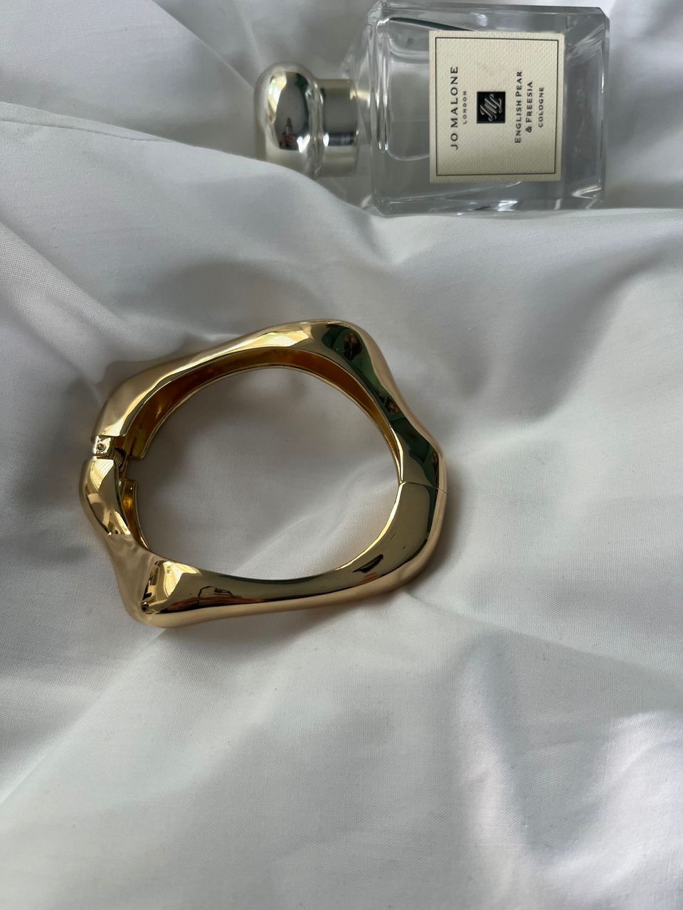 f258025f-d77a-4c53-aa5b-32e72074dd0f